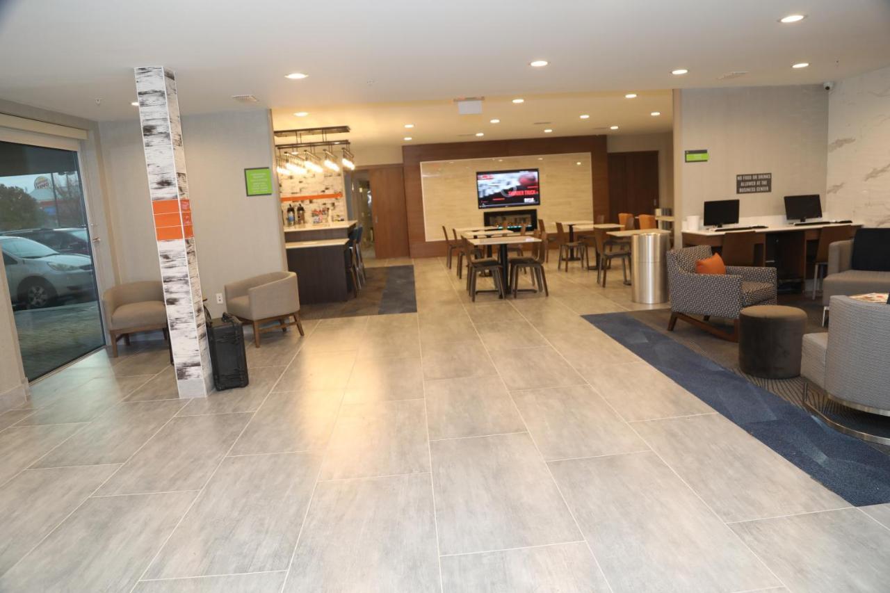 La Quinta By Wyndham Montgomery Zewnętrze zdjęcie